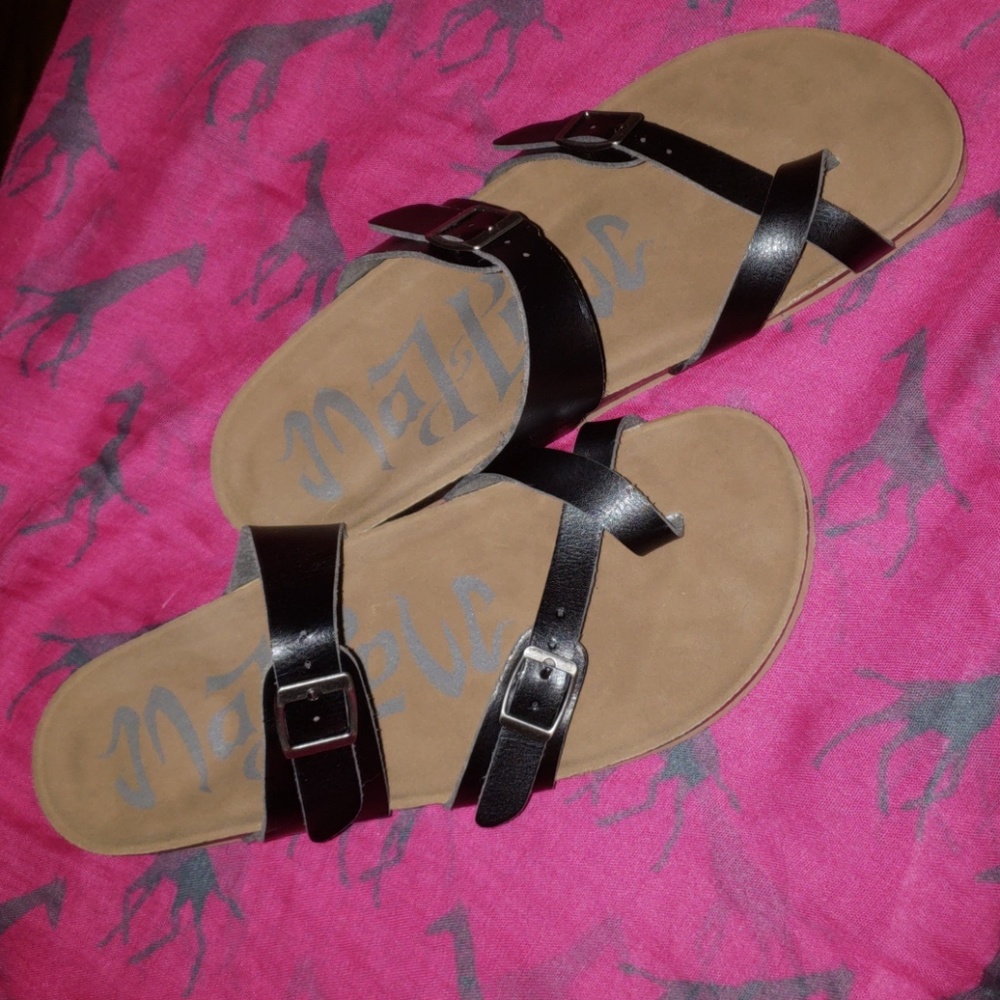 Like Birkenstock Mayari sandal size 9 black